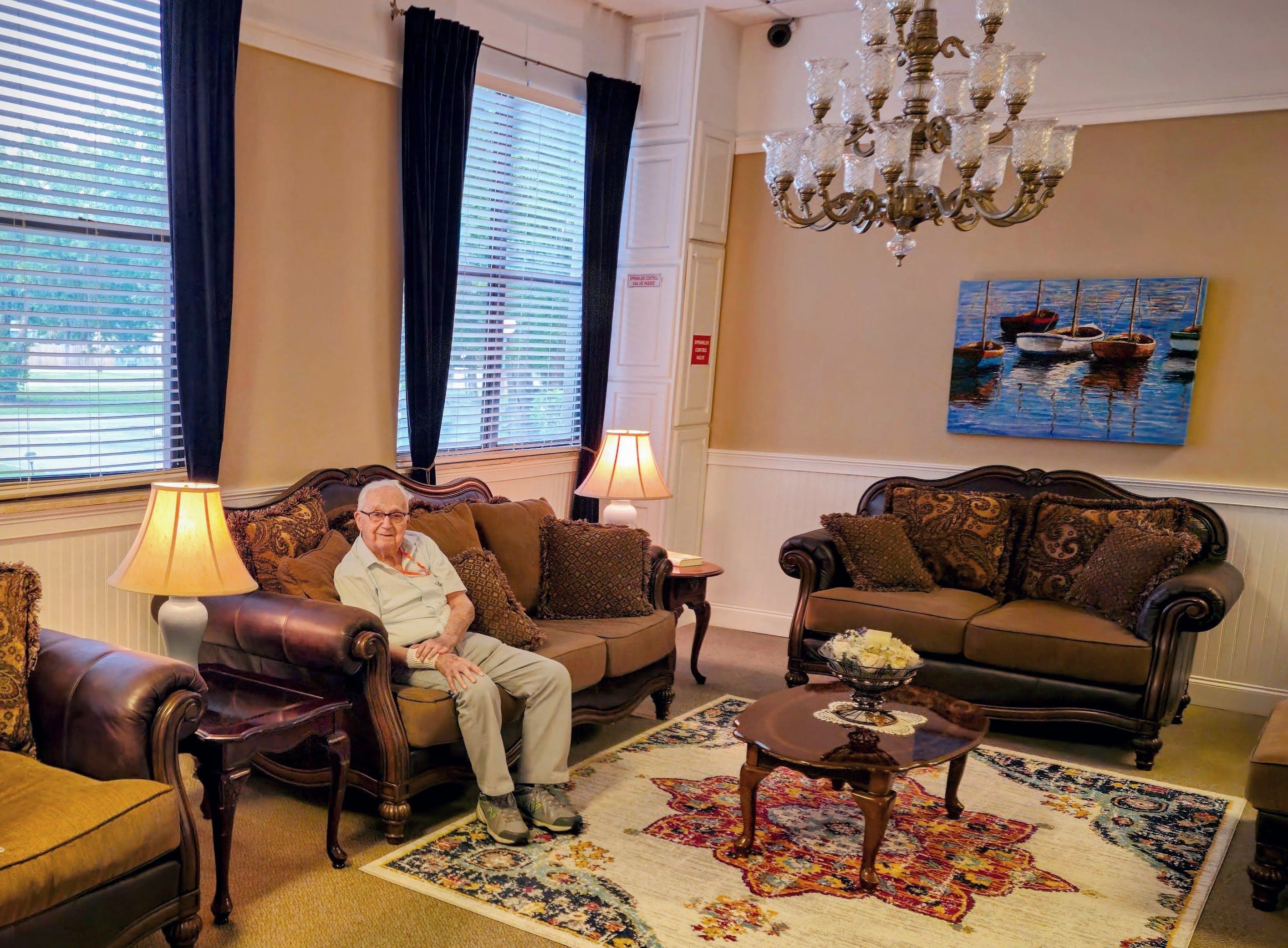Crown Assisted Living in New Smyrna Beach, FL - Main View