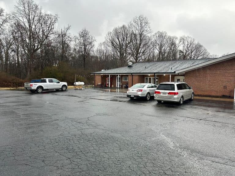 Deal Care Inn in Mooresville, NC - Main View