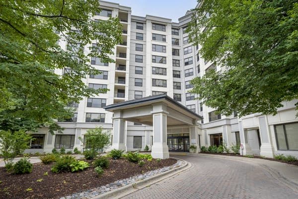 Discovery Village Des Plaines in Des Plaines, IL