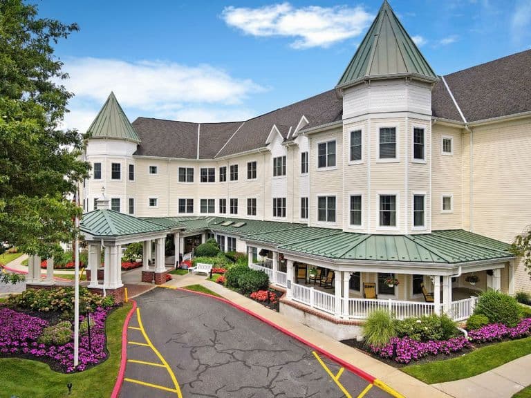 Sunrise Of Glen Cove in Glen Cove, NY - Main View
