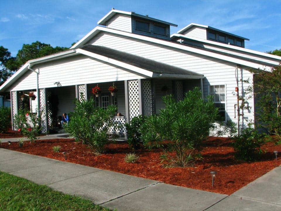 Emerald Court Retirement Residences in Pinellas Park, FL - Main View