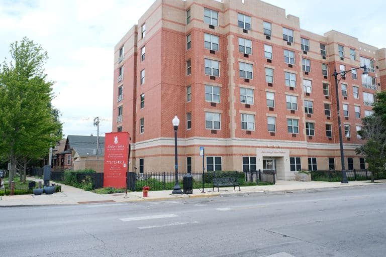 Senior Suites Auburn Gresham in Chicago, IL - Main View