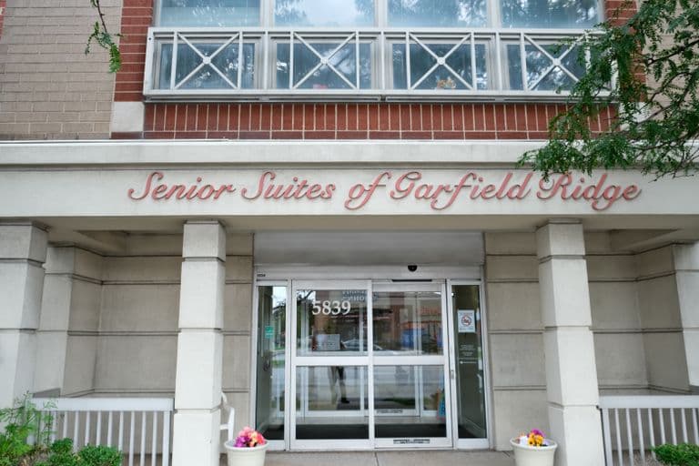 Senior Suites Garfield Ridge in Chicago, IL - Main View