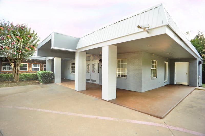 Exbury Garden Assisted Living Community in Denison, TX