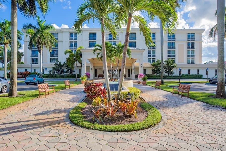 The Peninsula Assisted Living & Memory Care in Hollywood, FL - Main View