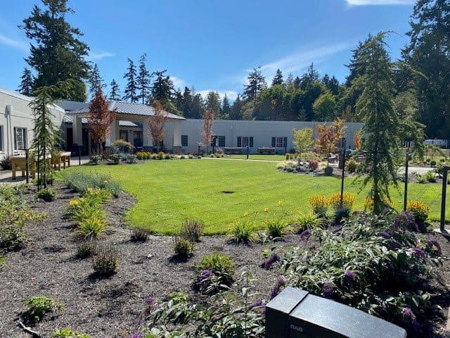 Fieldstone Rolling Bay and Fieldstone Memory Care in Bainbridge Island, WA