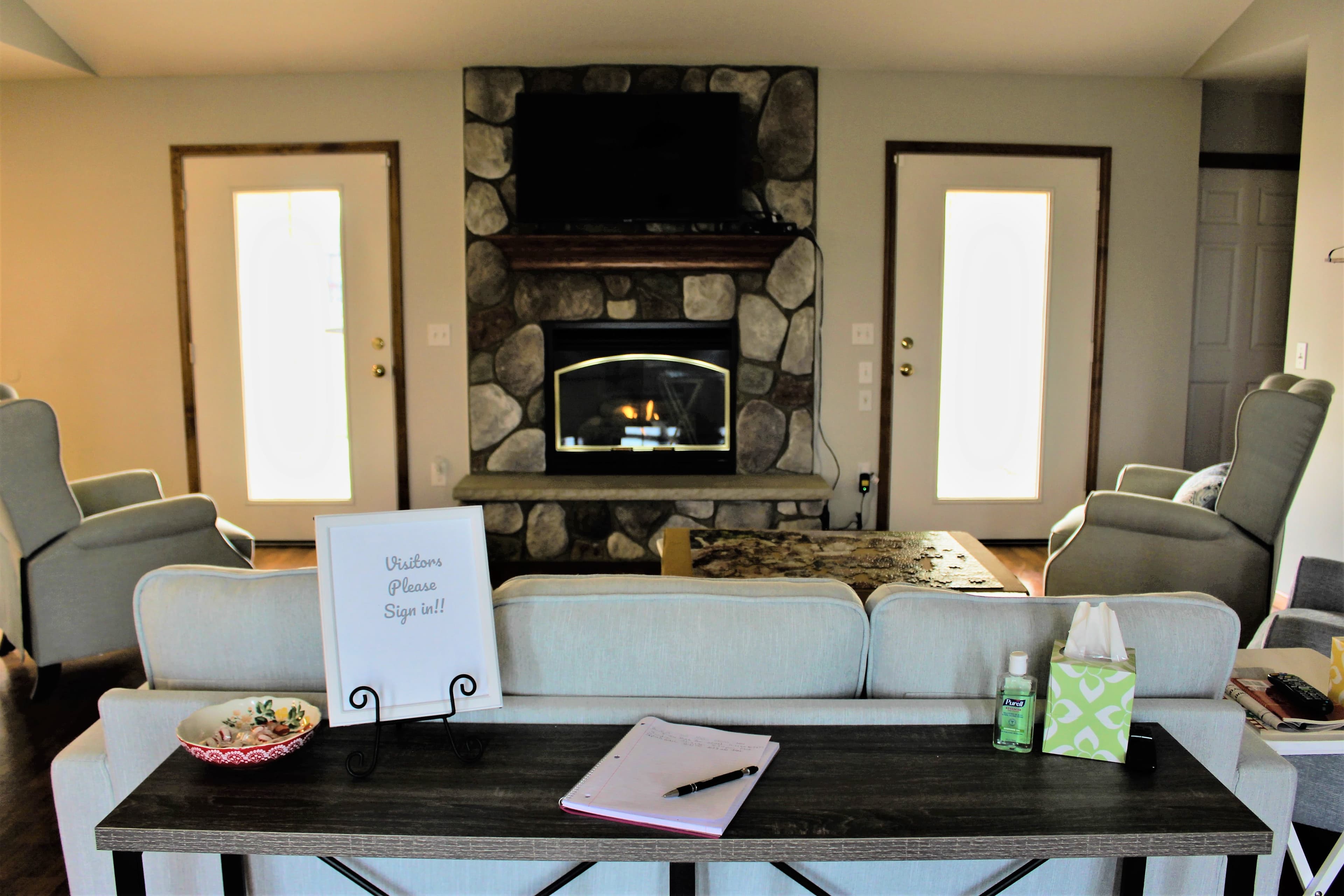 Flagstone Adult Foster Care for Women in Flushing, MI - Main View