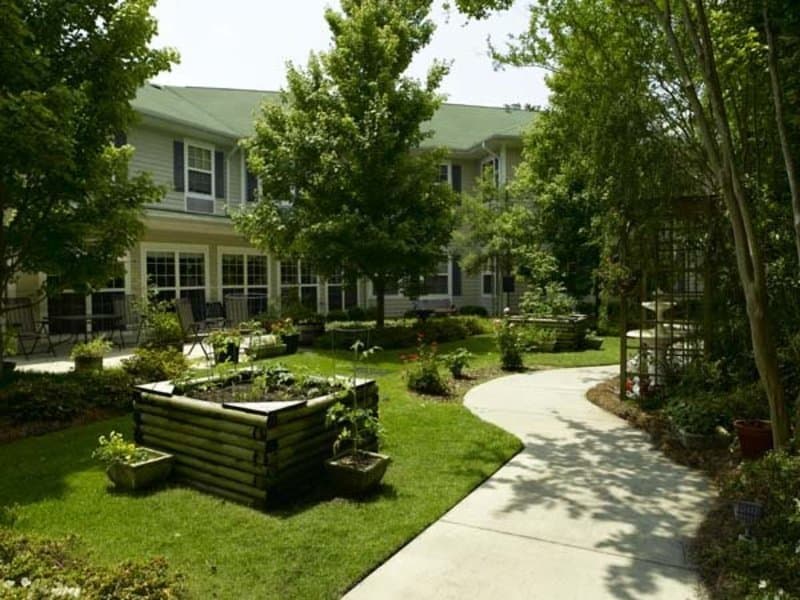 Forest Lake Manor in Columbia, SC - Main View