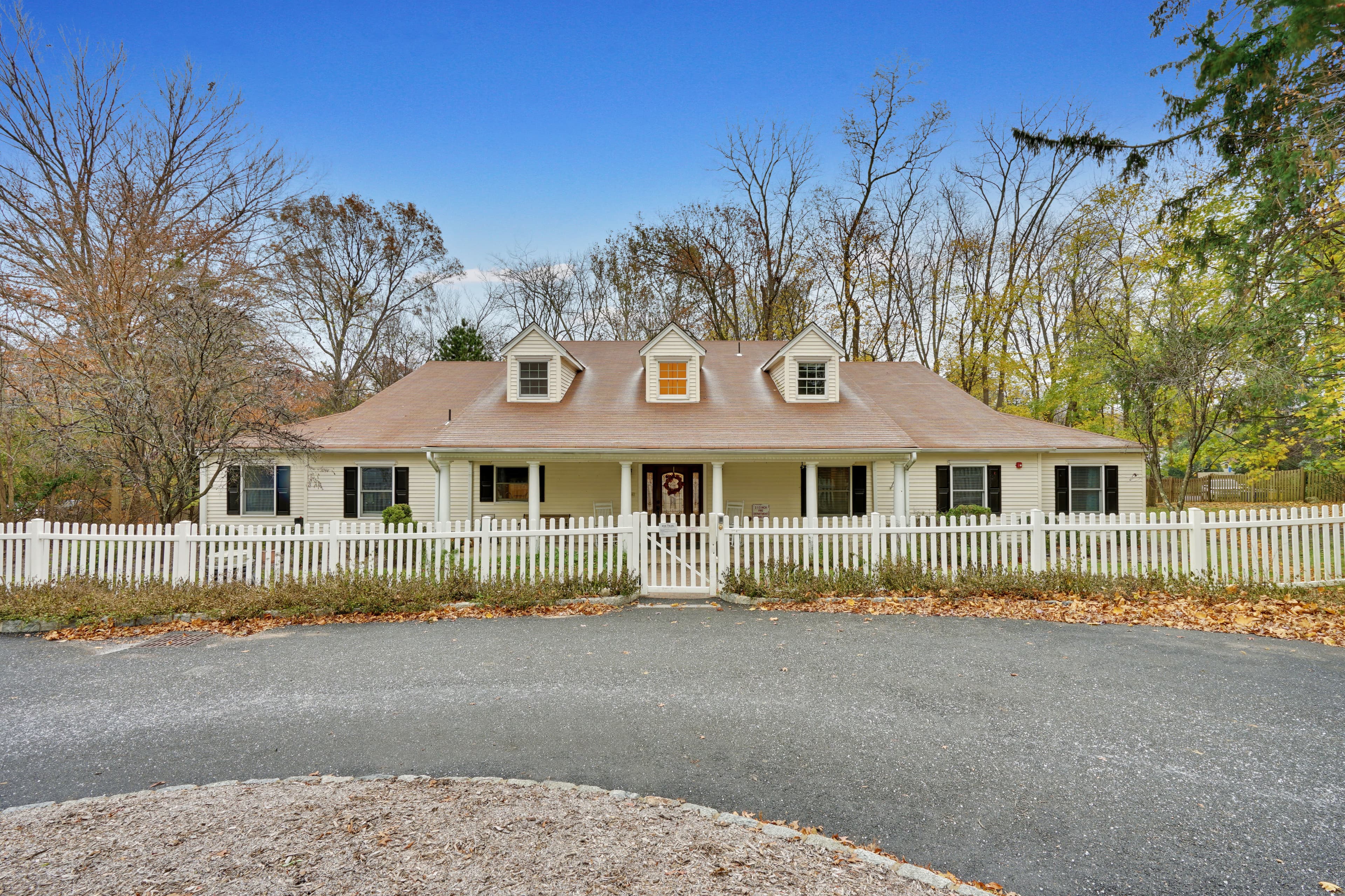 Fox Trail Memory Care Living at Hillsdale East - Senior living in Hillsdale, New Jersey