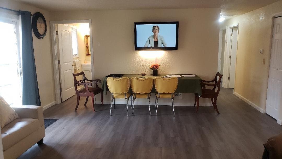 Golden Nest Adult Foster Home in Salem, OR - Main View