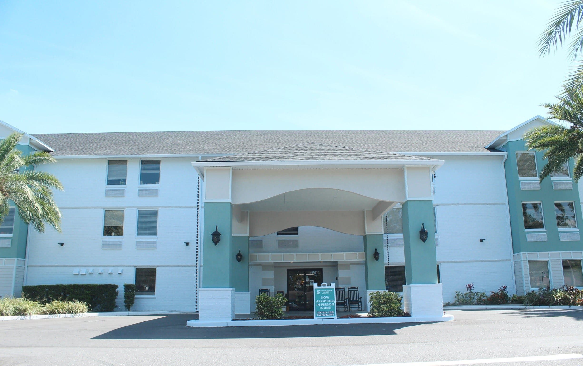 Grace Manor Suites in Lakeland, FL - Main View