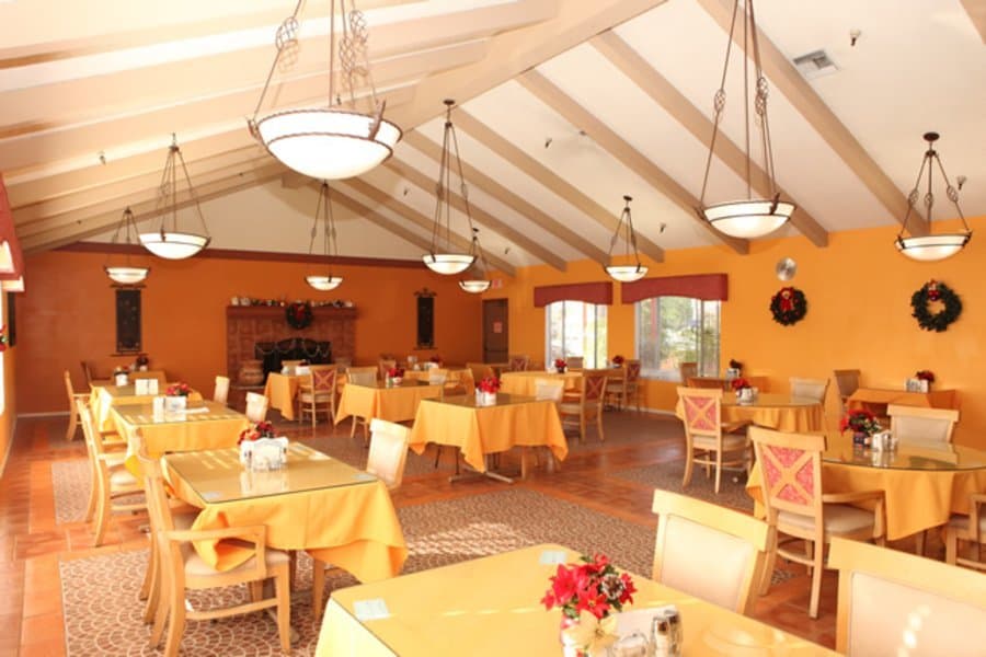 Hacienda Grande Senior Assisted Living in Long Beach, CA - Main View