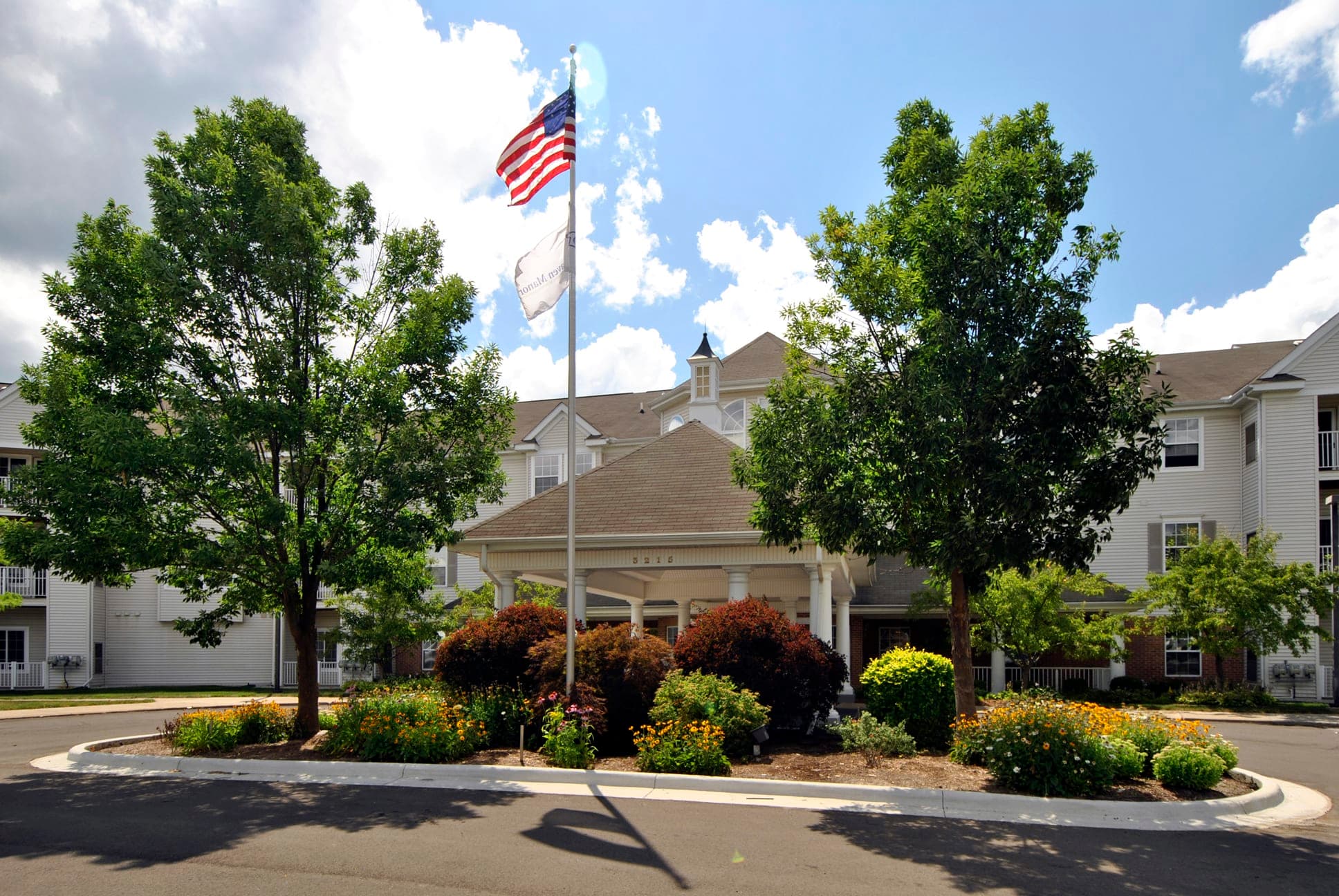 Grandhaven Manor in Lansing, MI - Main View