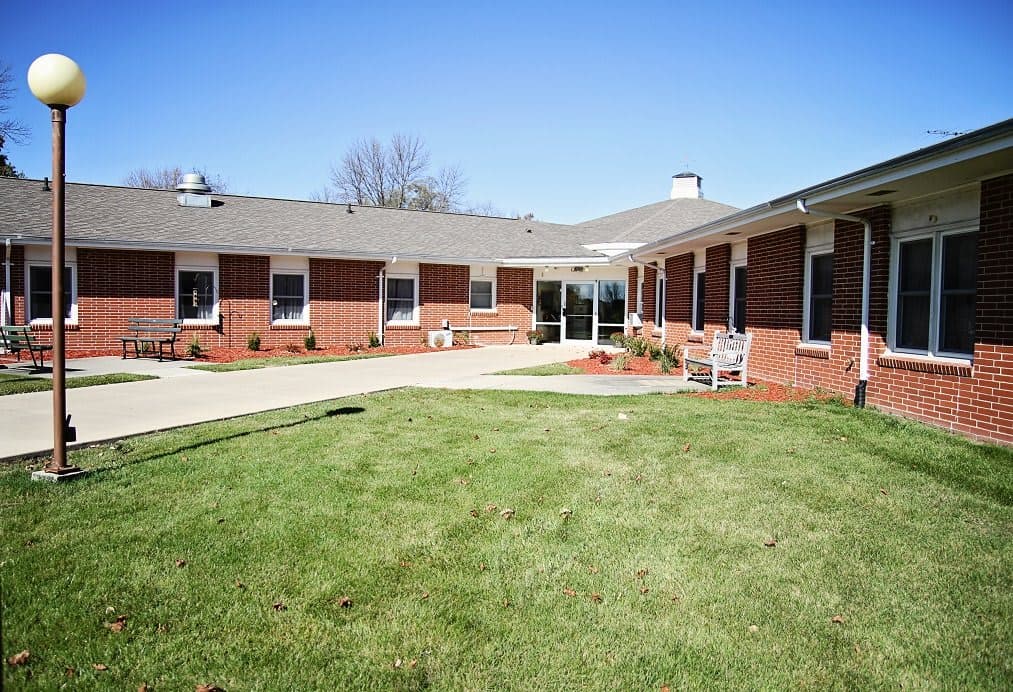 Greenfield Manor in Greenfield, IA - Main View