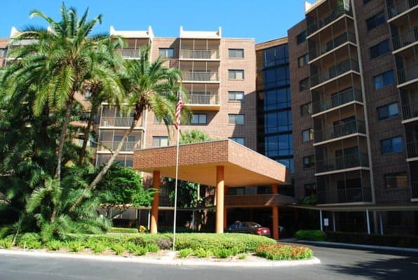 Hampton Apartments in Clearwater, FL - Main View