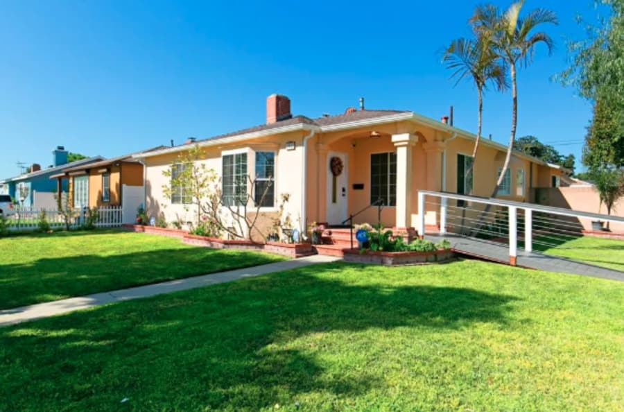 Golden Groves Residential Care in Long Beach, CA