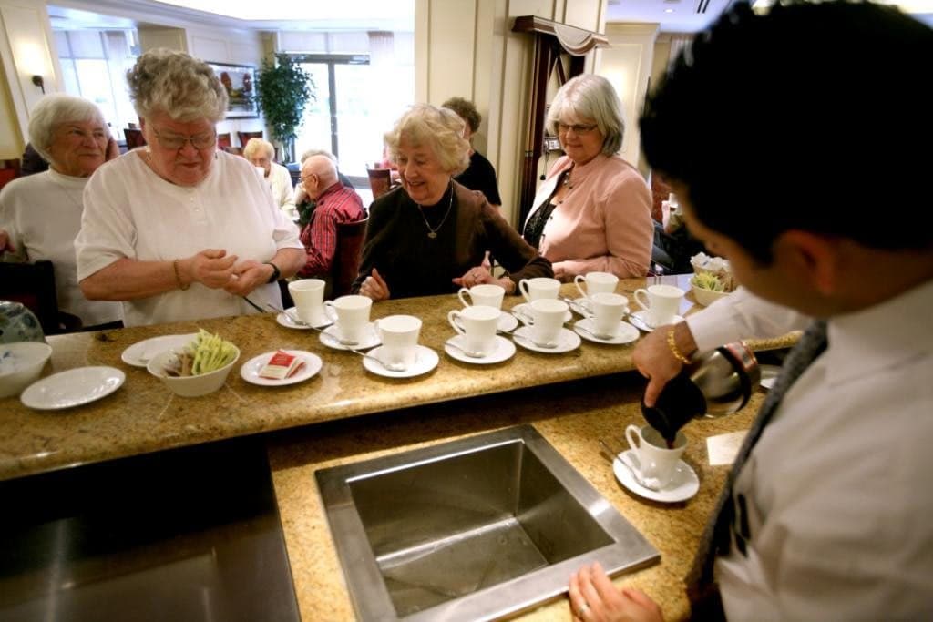 Hearthstone By The Bay - Senior living in Etobicoke, ON