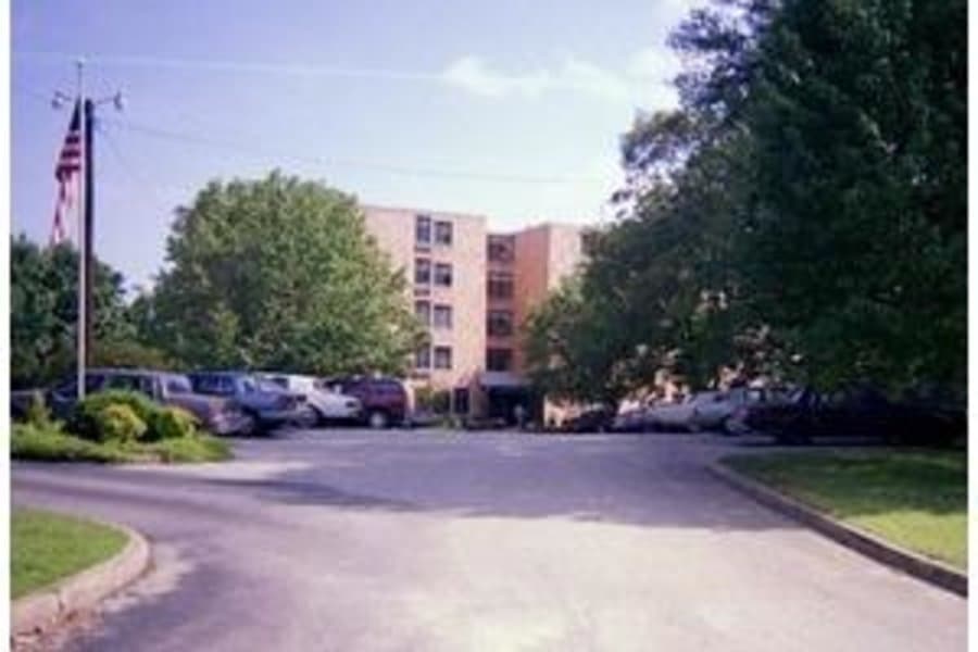 Heritage Towers in Henderson, TN - Main View
