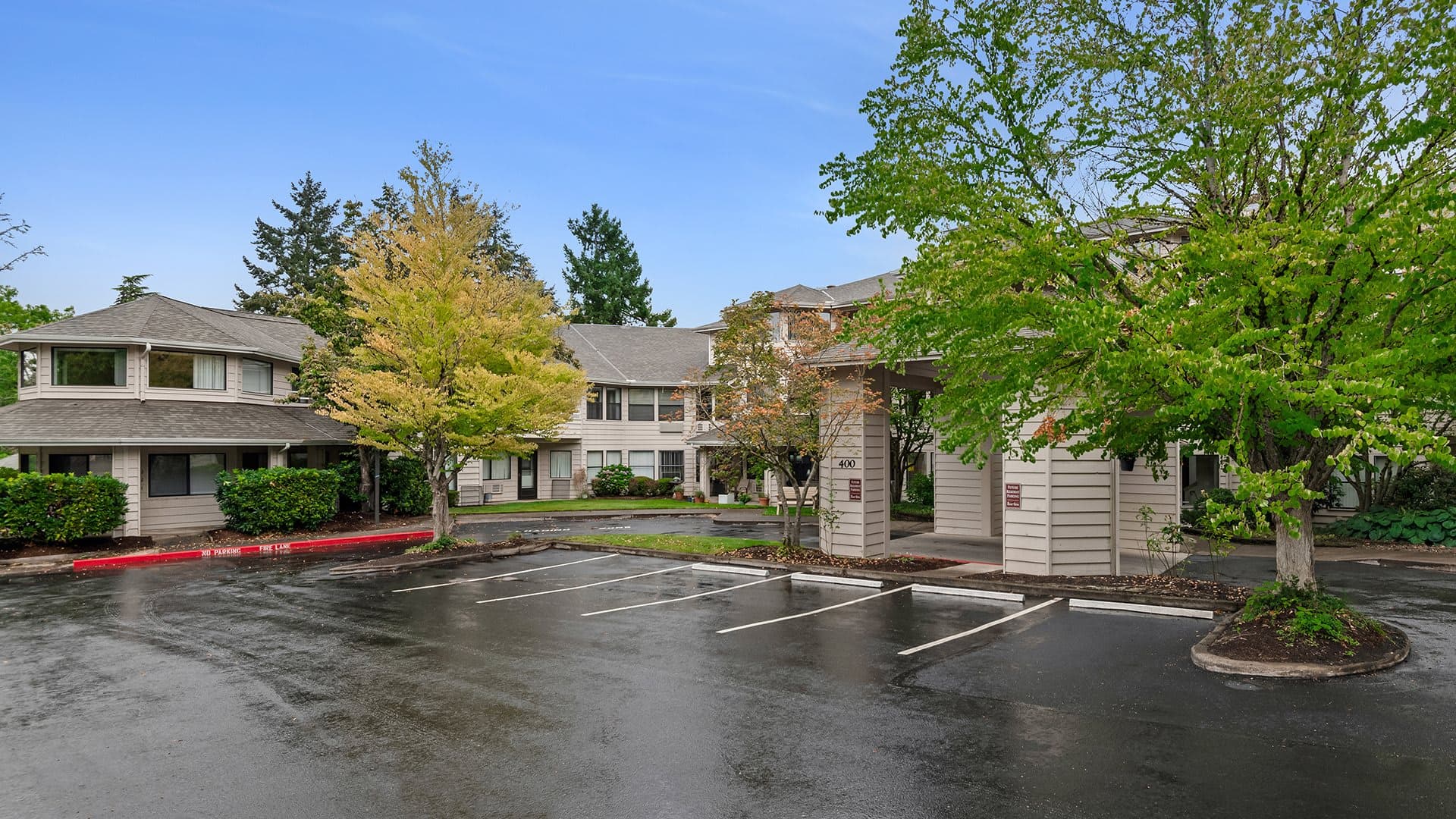 Holiday Hidden Lakes in Salem, OR - Main View