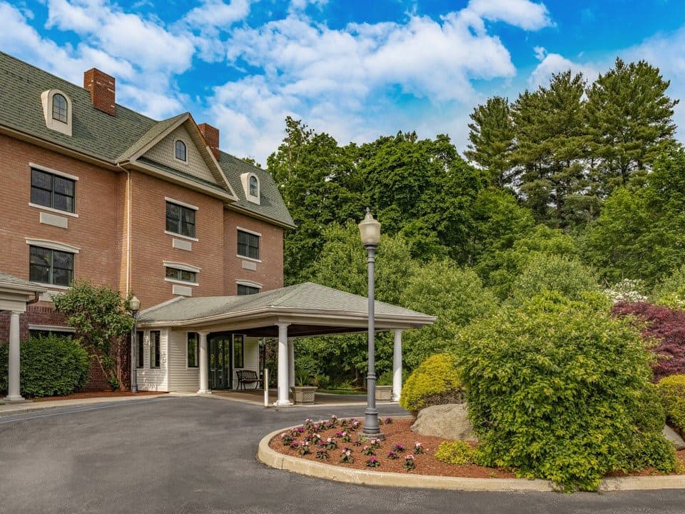 Holiday Manor at Woodside in Poughkeepsie, NY