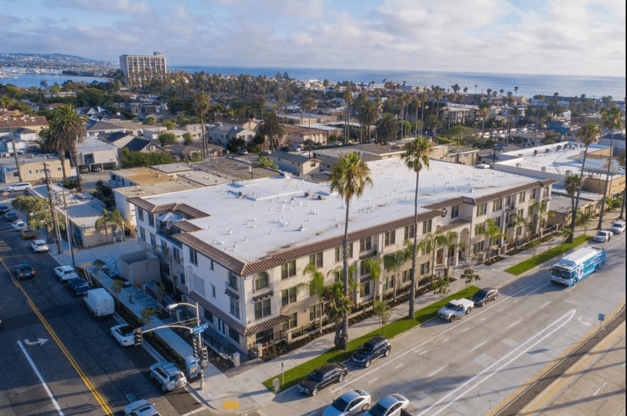 Oakmont Of Pacific Beach in San Diego, CA - Main View