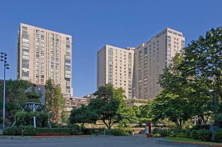 Horizon House in Seattle, WA - Main View