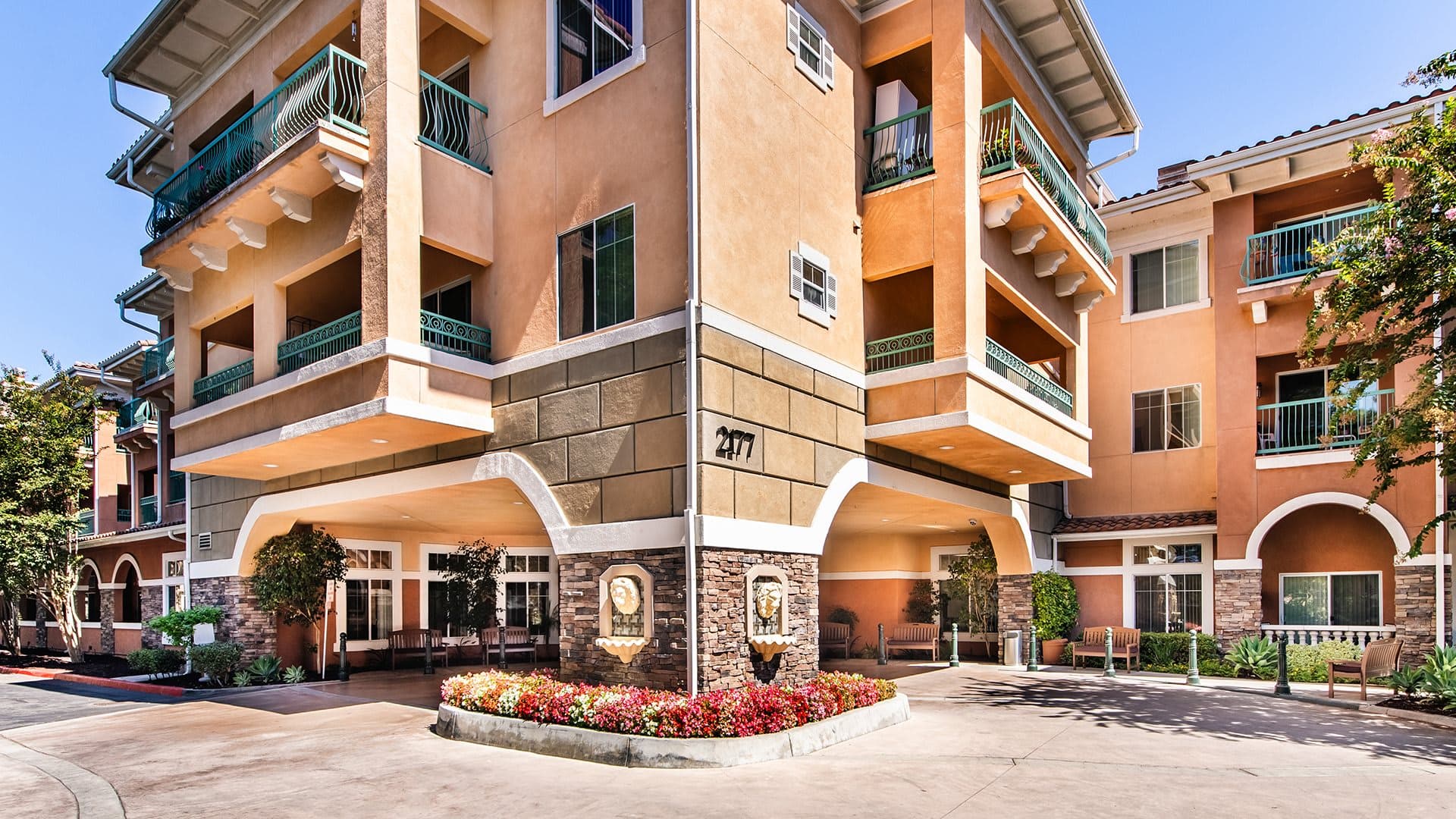 Atria Grand Oaks in Thousand Oaks, CA - Main View