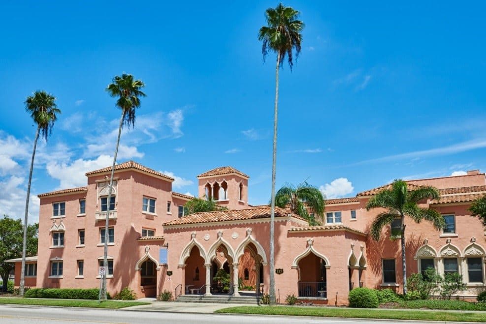 Hudson Manor in Tampa, FL - Main View