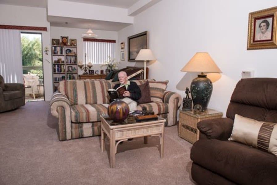 Hillcrest Royale in Thousand Oaks, CA