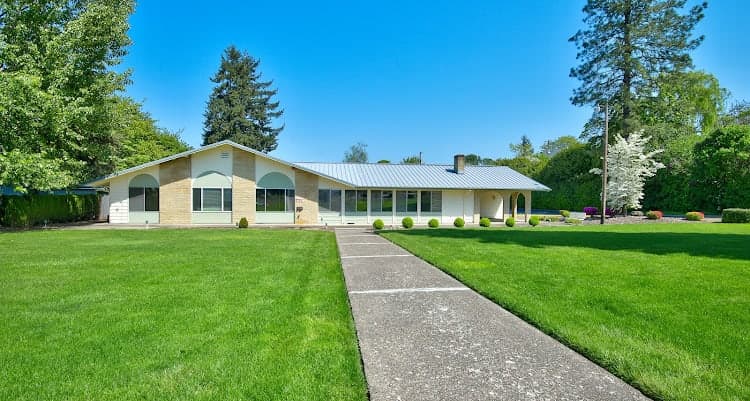 Jefferson Lodge in Dallas, OR - Main View