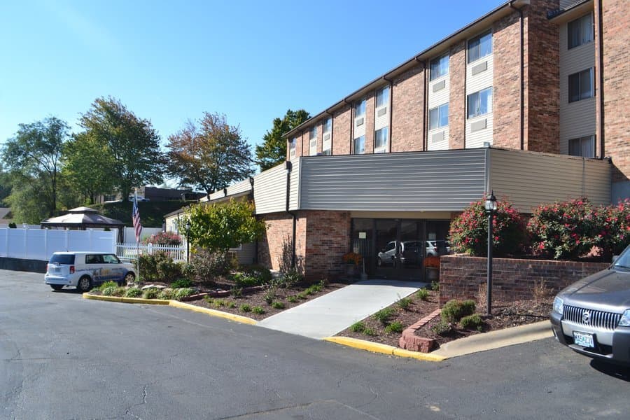 Kendallwood Senior Living in Gladstone, MO