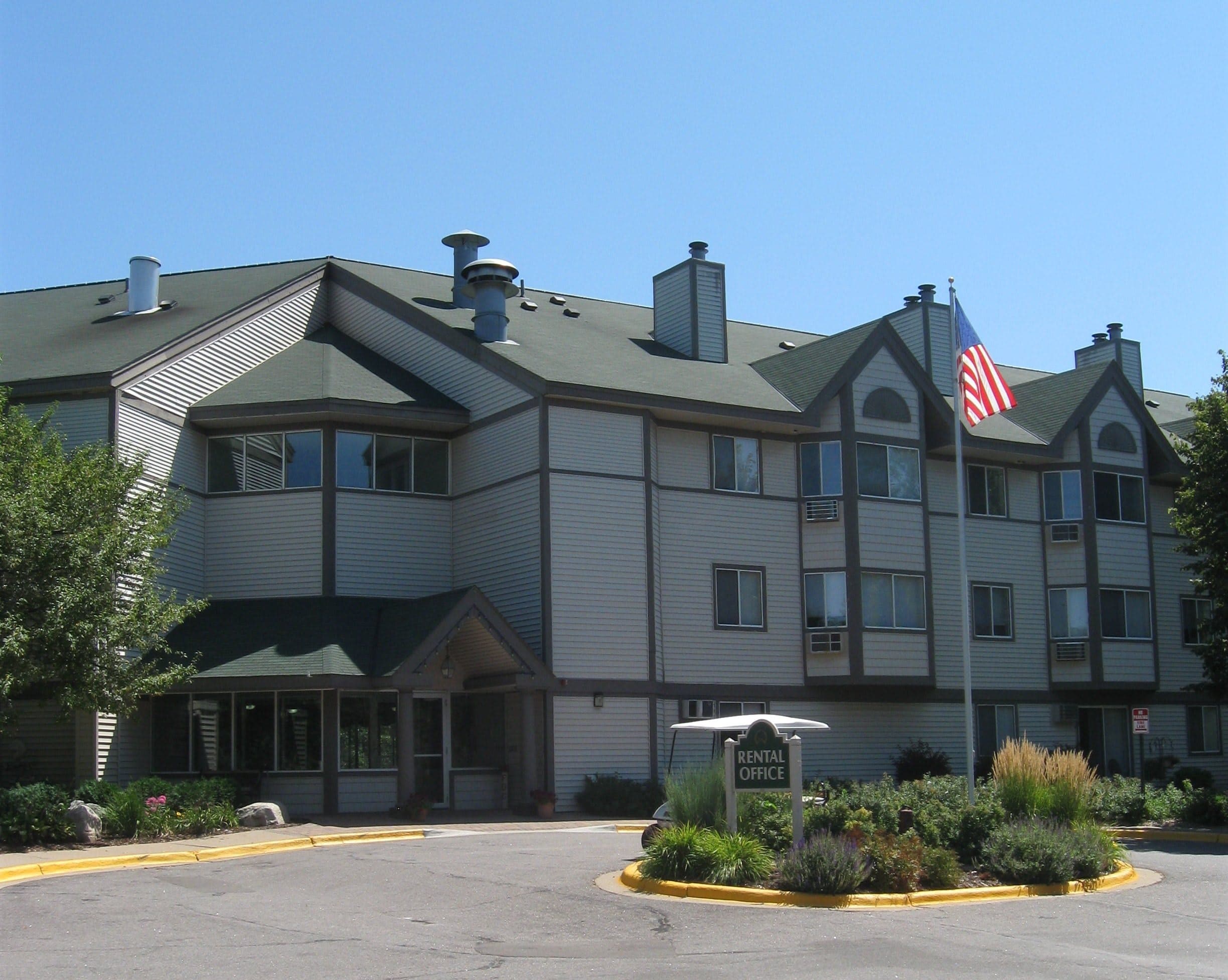 King David Residence in New Hope, MN - Main View