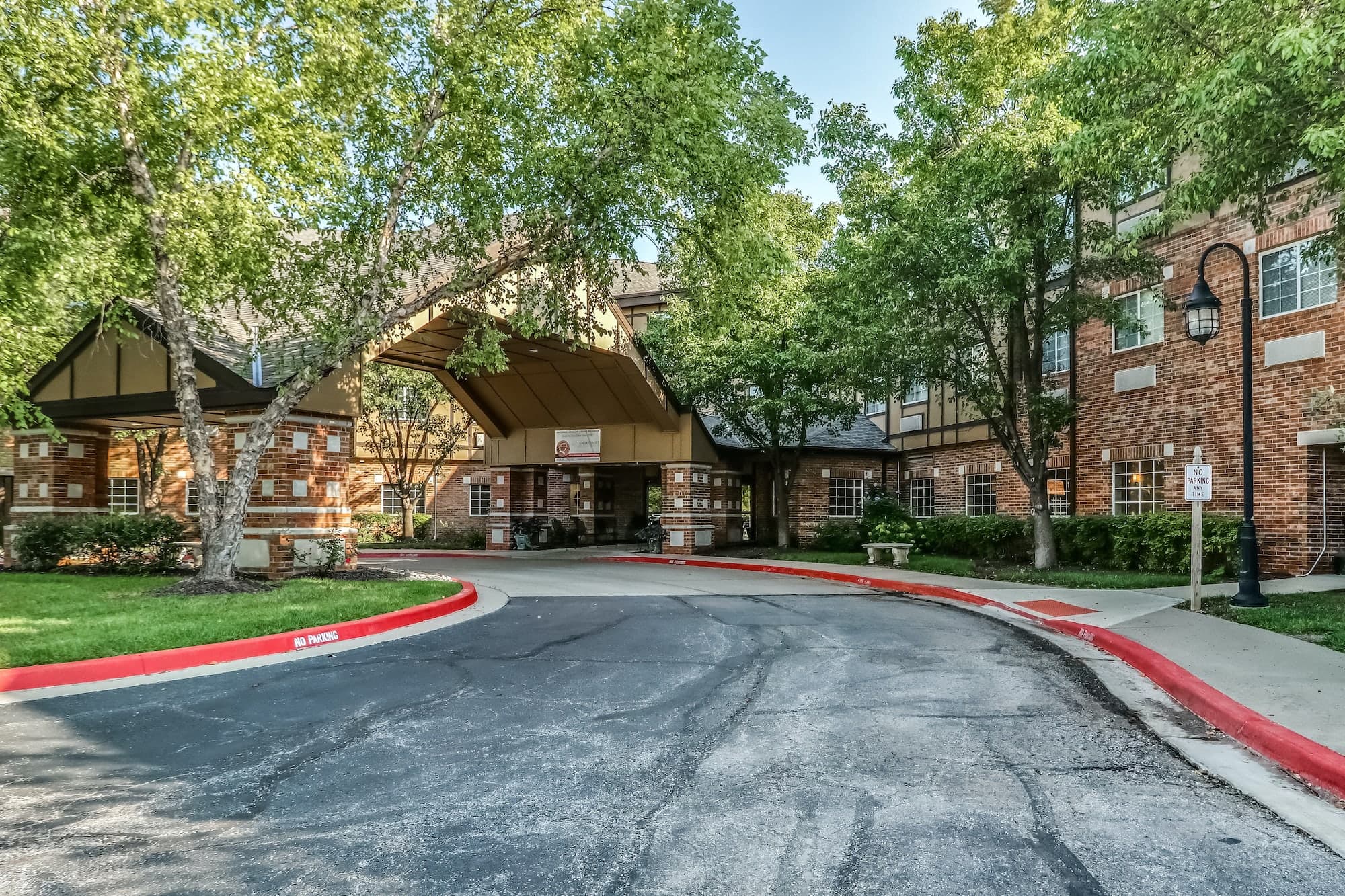 Lamar at Town Center in Overland Park, KS - Main View