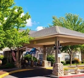 Laurel Pines Retirement Lodge - Senior living in White City, Oregon