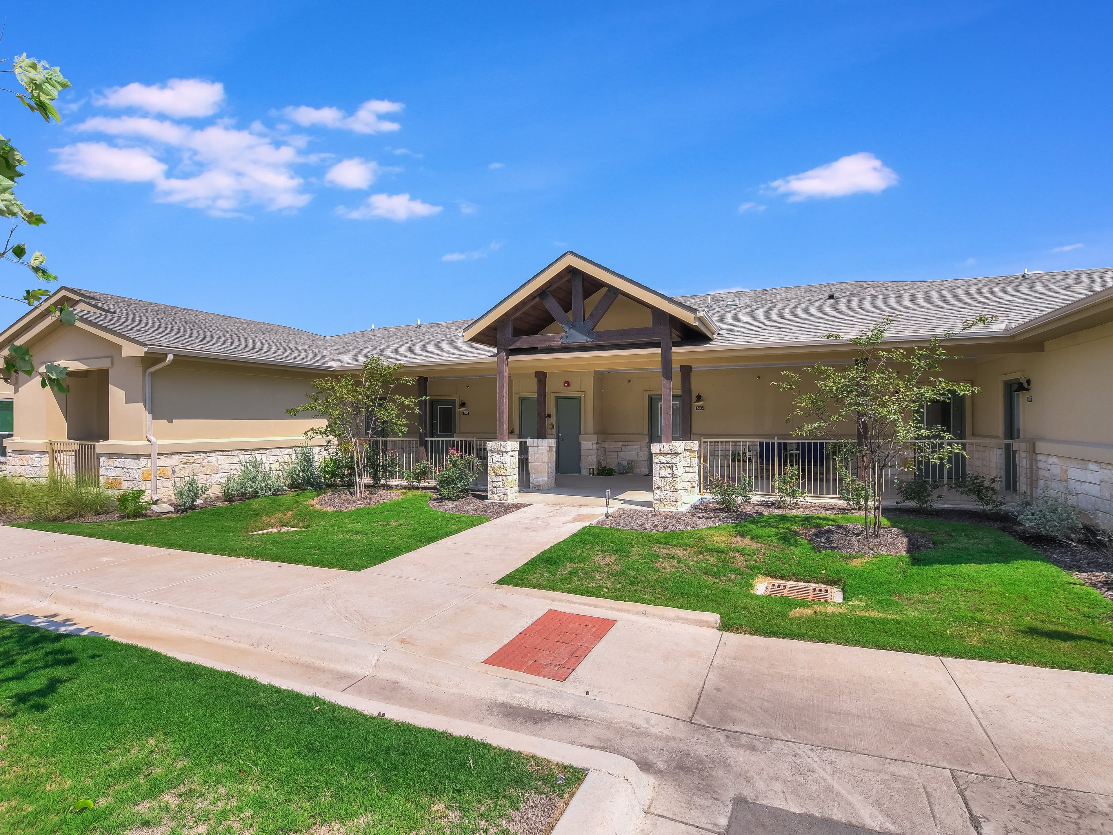 Ledgestone Senior Living (IL) in Austin, TX - Main View
