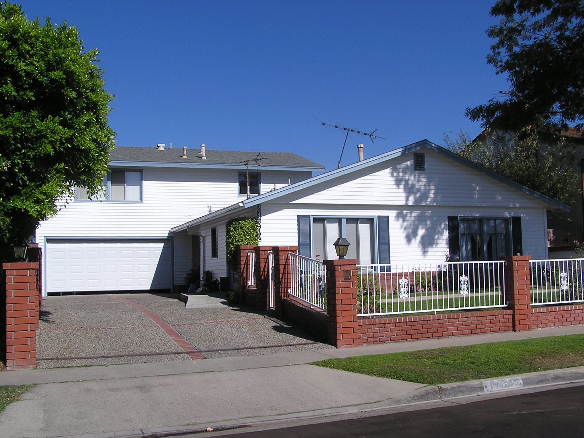 Leisure Lodge in Lake Forest, CA - Main View