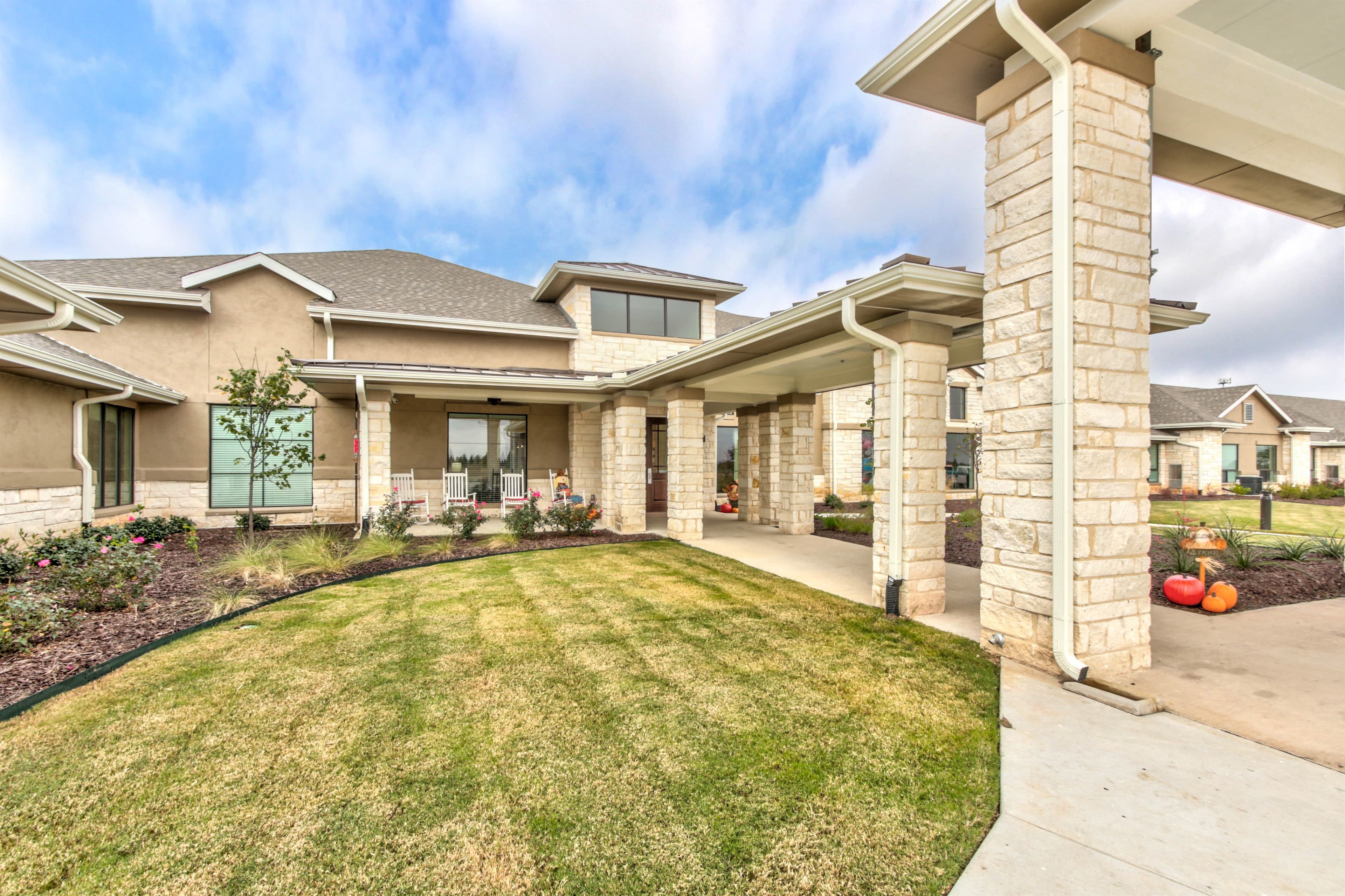 Long Creek Assisted Living and Memory Care in Sunnyvale, TX - Main View