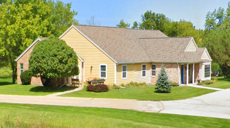 Lynnwood of Delafield in Pewaukee, WI