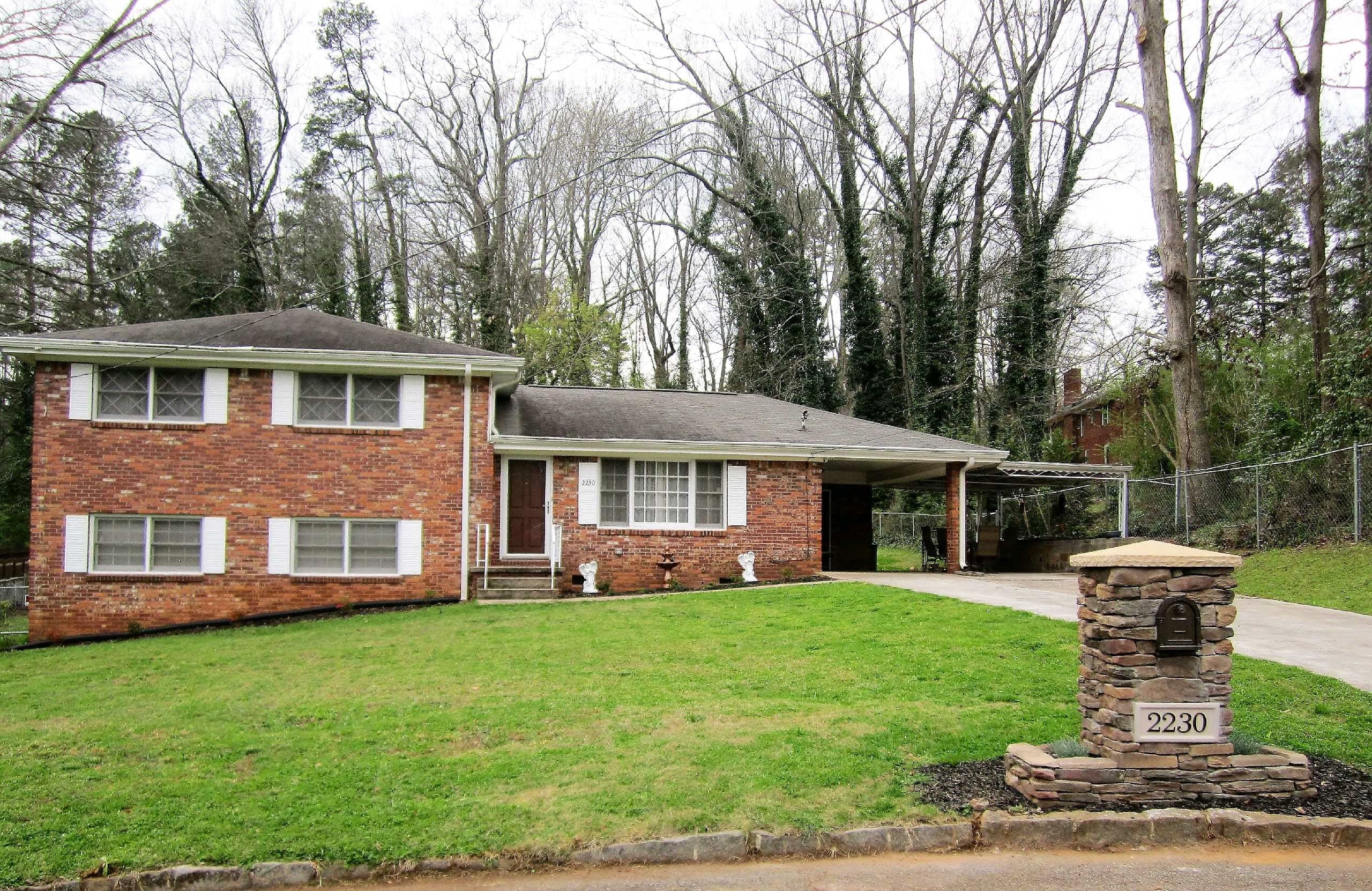 Mae House in Atlanta, GA - Main View