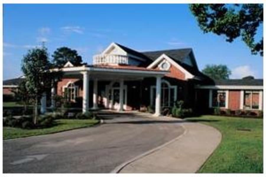 Magnolia Manor in Groves, TX - Main View