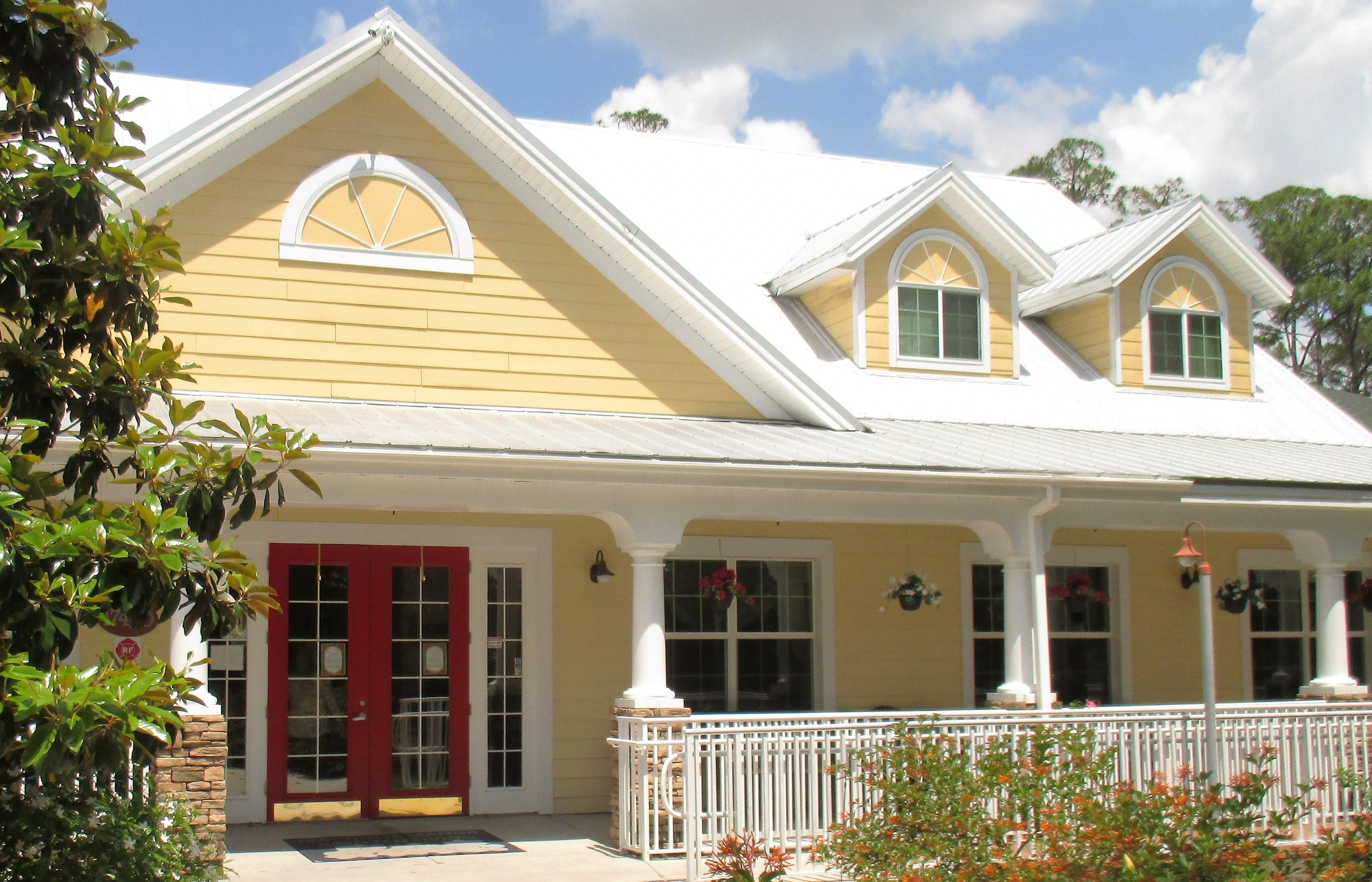 Magnolia Manor Assisted Living in Lutz, FL - Main View