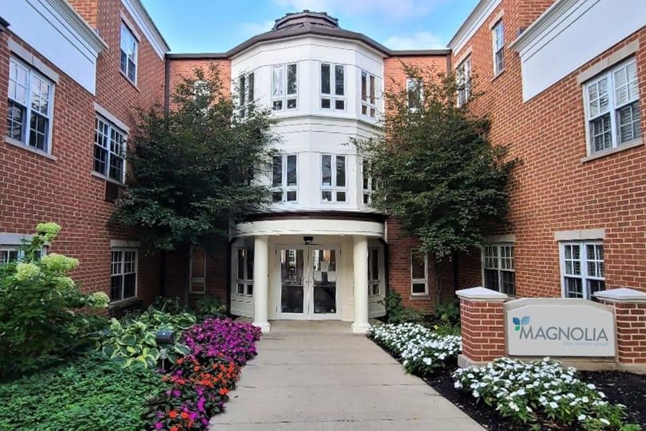 Magnolia Senior Living in Hinsdale, IL - Main View