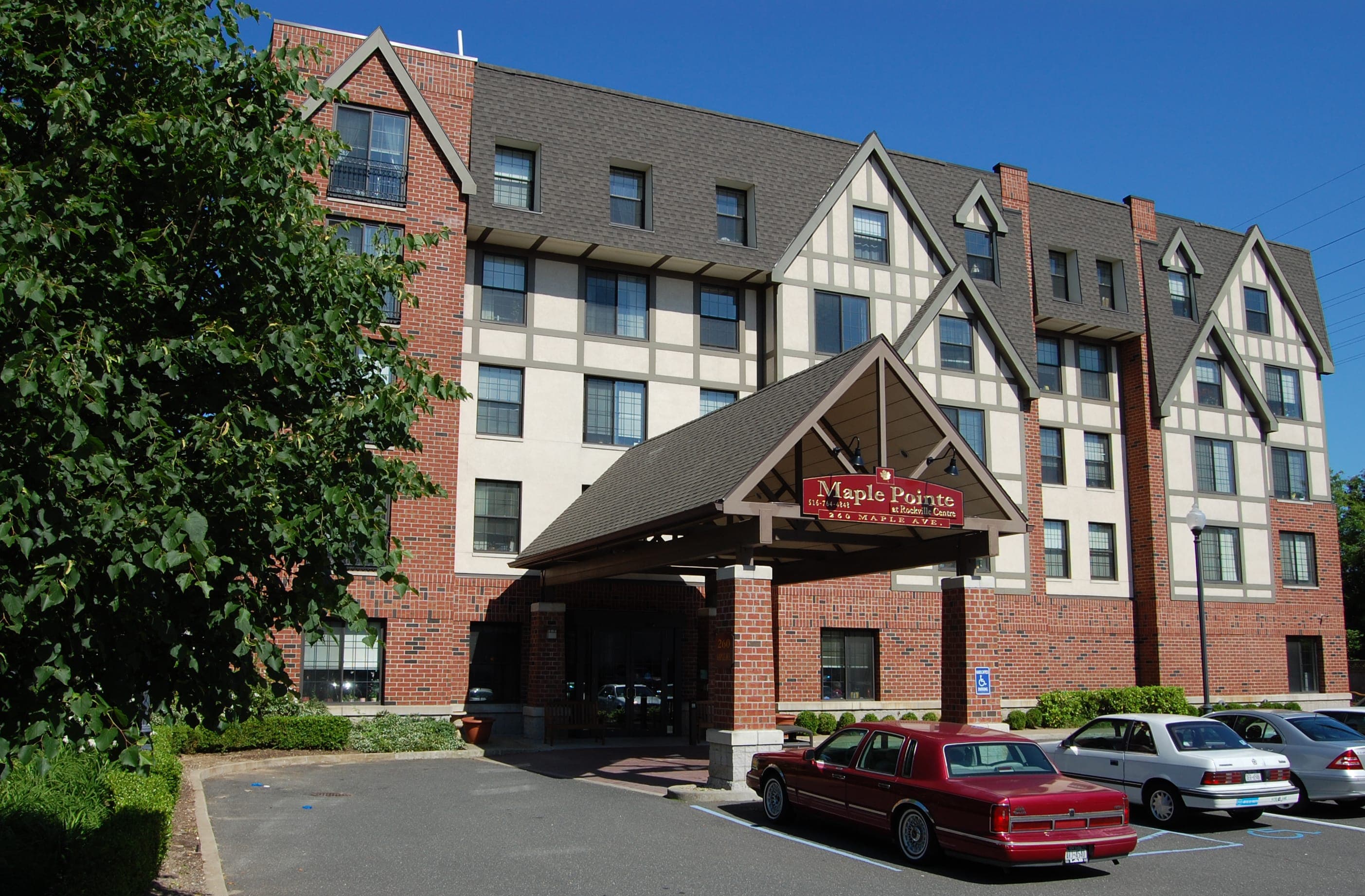 Maple Pointe Senior Living in Rockville Centre, NY
