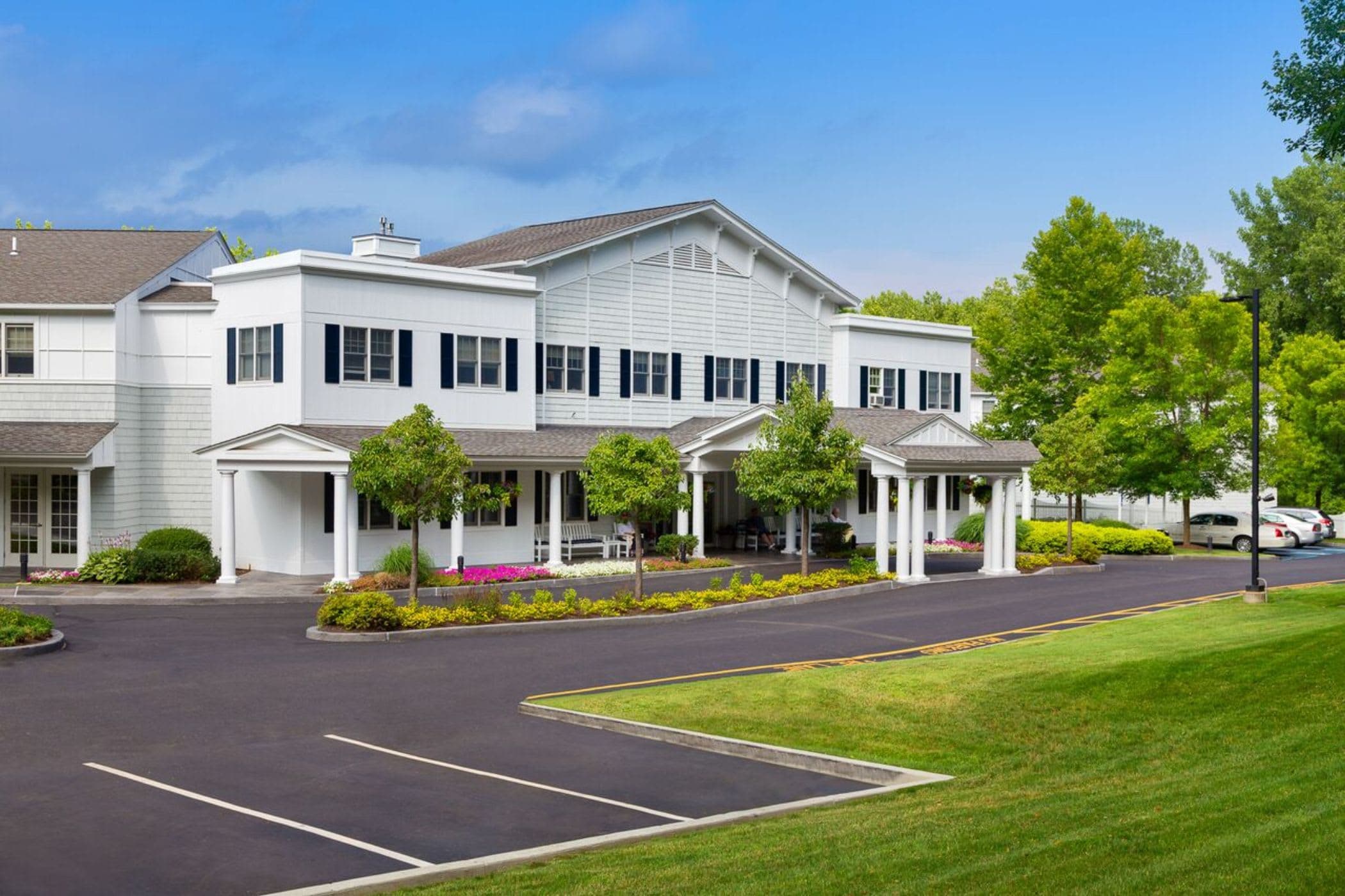 Maplewood at Newtown in Newtown, CT - Main View