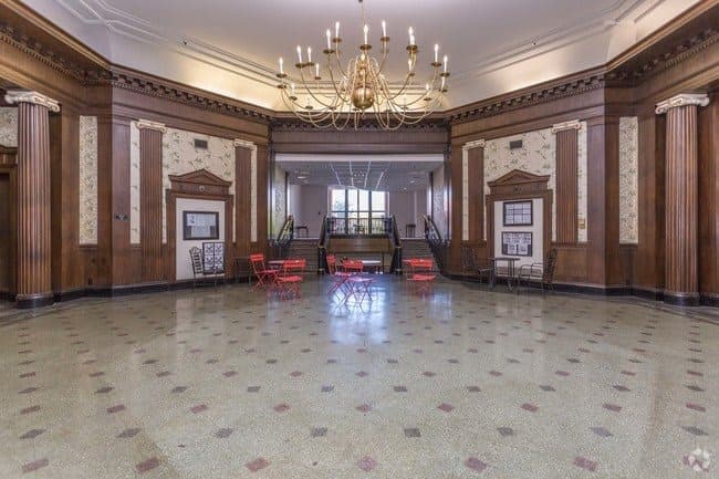 Mayflower Manor Apartments in Akron, OH - Main View