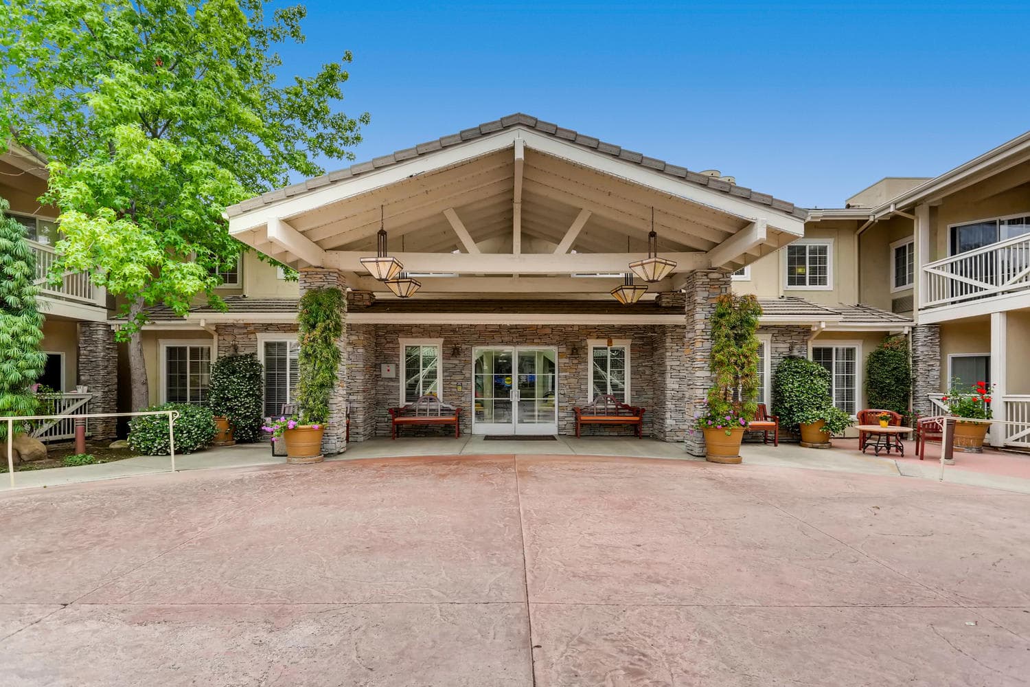 Meadowbrook of Agoura Hills in Agoura Hills, CA - Main View