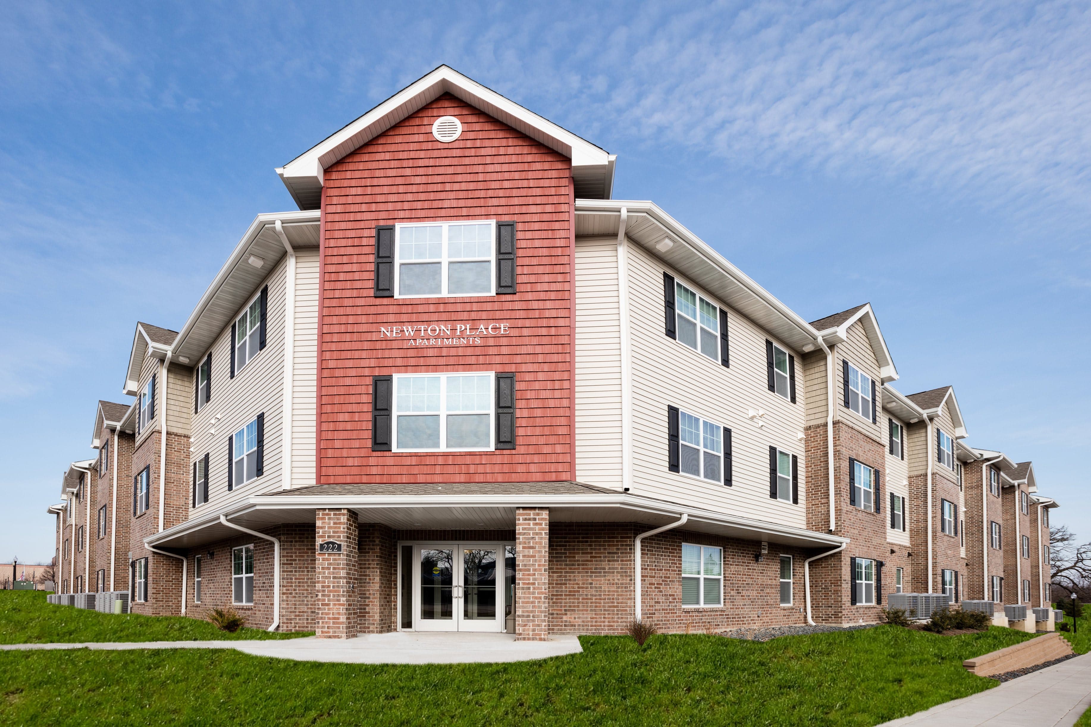 Newton Place Apartments in Newton, IA