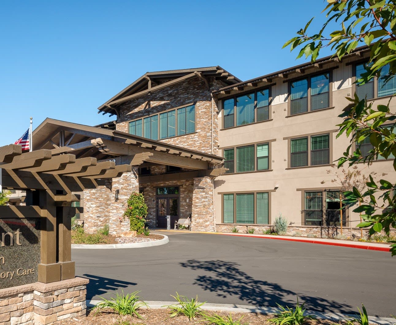 Oakmont Of Fullerton in Fullerton, CA - Main View