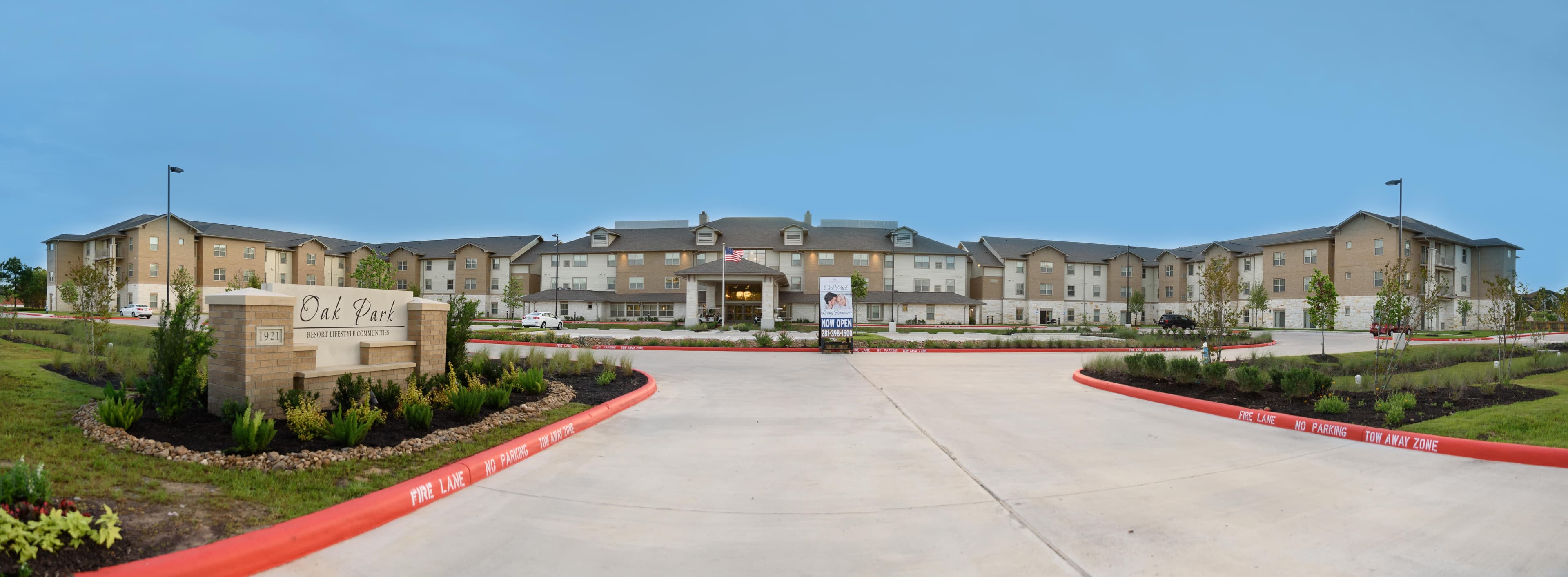 Oak Park Retirement Resort in Katy, TX - Main View