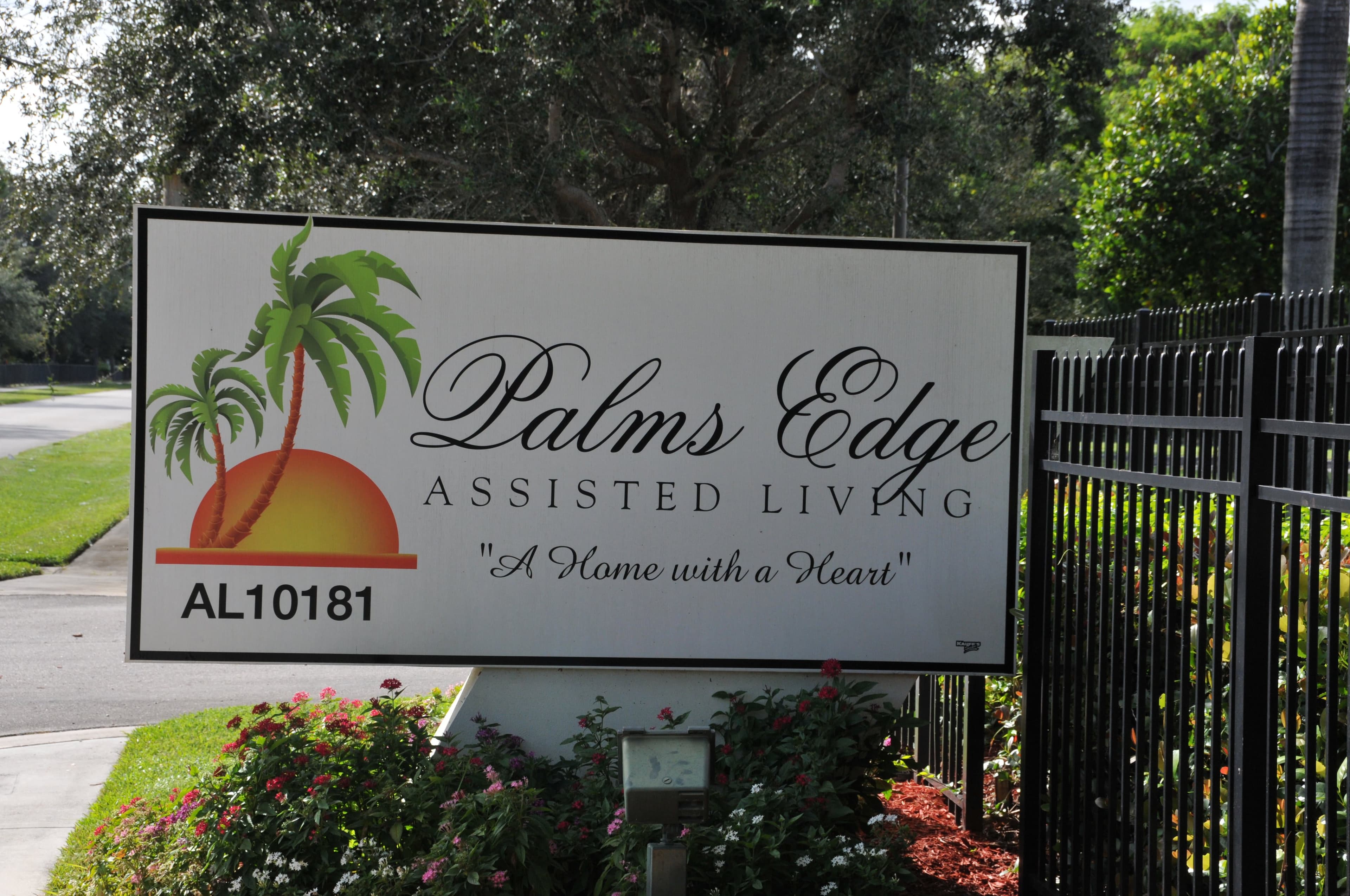 Palm's Edge Assisted Living and Memory Care in Palm Beach Gardens, FL - Main View